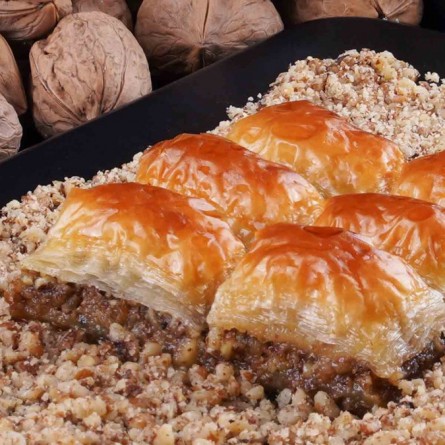 KLASİK CEVİZLİ BAKLAVA