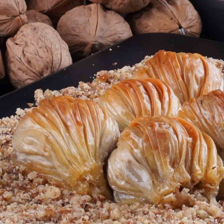 CEVİZLİ MİDYE BAKLAVA