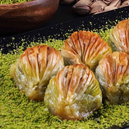 FISTIKLI MİDYE BAKLAVA