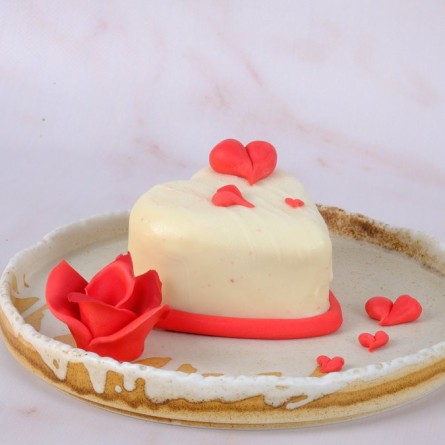 Velvet Pastalar - Kalpli Beyaz